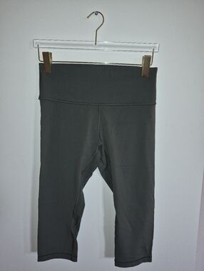 Lululemon Align Crop 19" Dark Forest Size 10